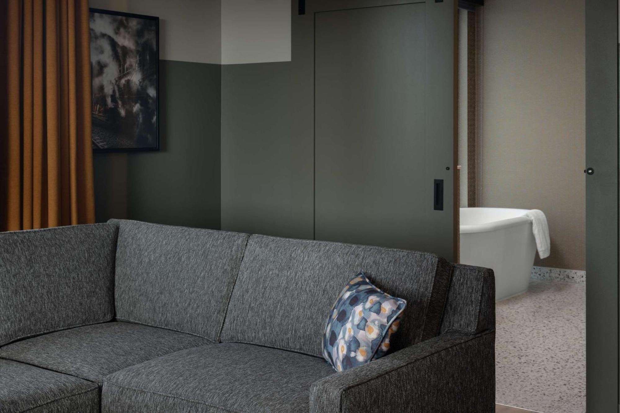 Hotel Nickel Plate Fishers, Tapestry Collection By Hilton 외부 사진